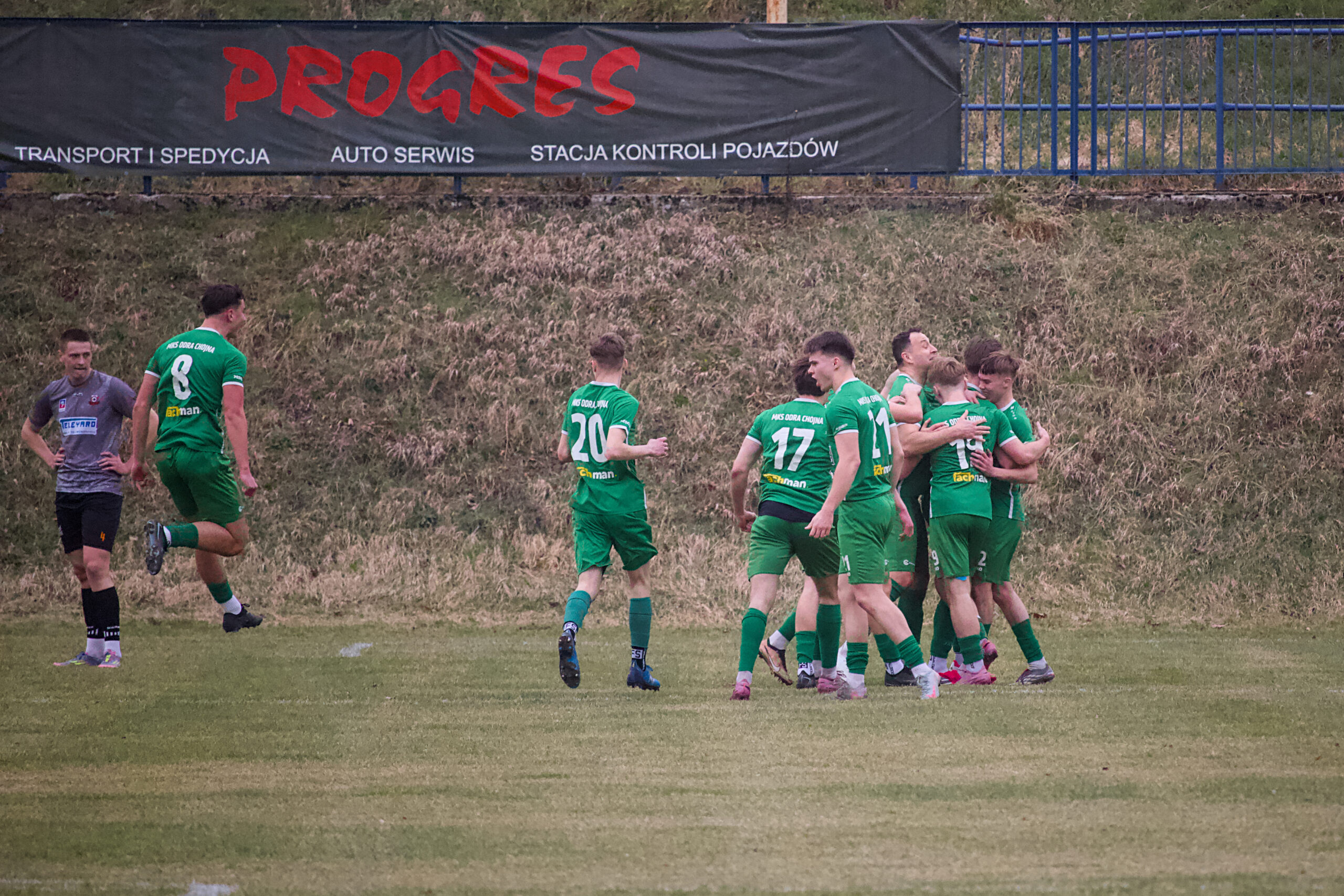 Trzy punkty w pierwszej kolejce rundy wiosennej